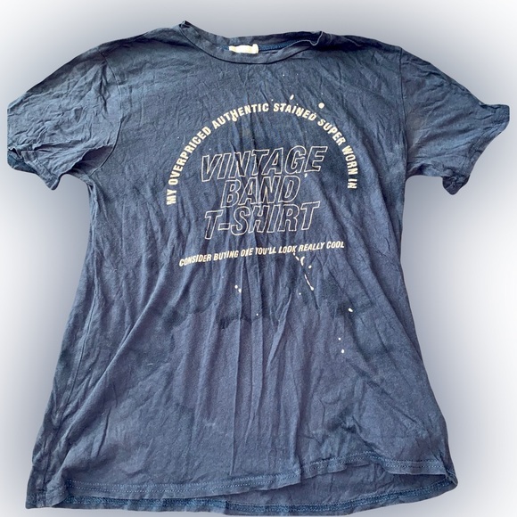 MICHELLE BY COMUNE NAVY GRAPHIC TEE SHIRT // SIZE XS💙 - Picture 1 of 4
